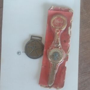 1970'sOldsmobile & Chrysler Keychain with Star Medallion